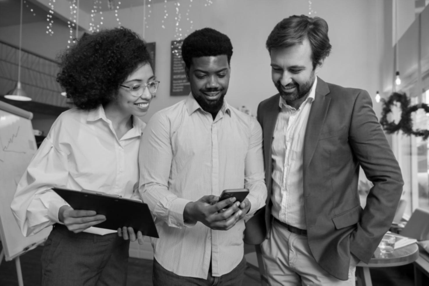 Participants engagés dans une session de formation sur la planification financière